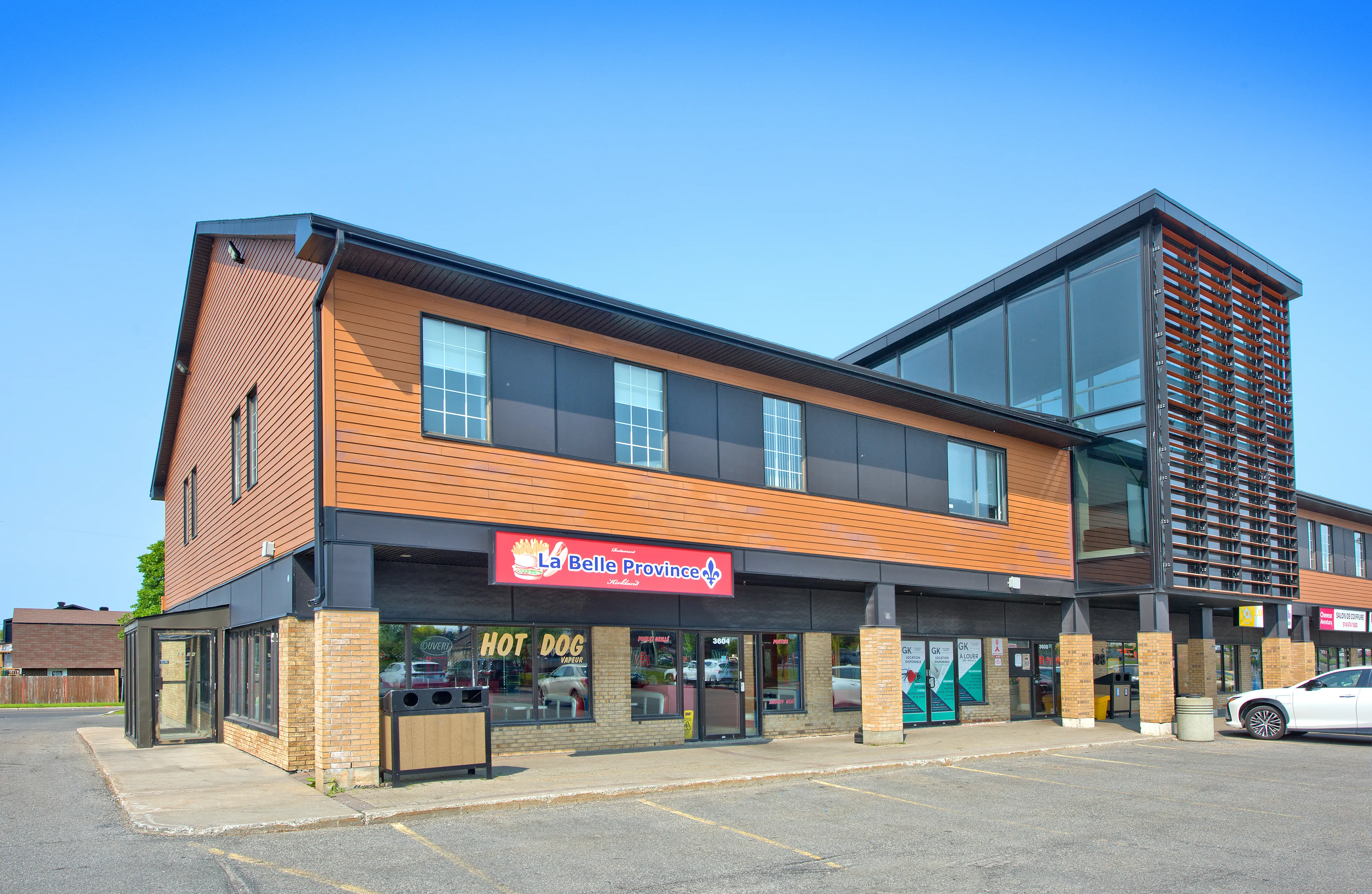 Corner unit and glazed stair tower