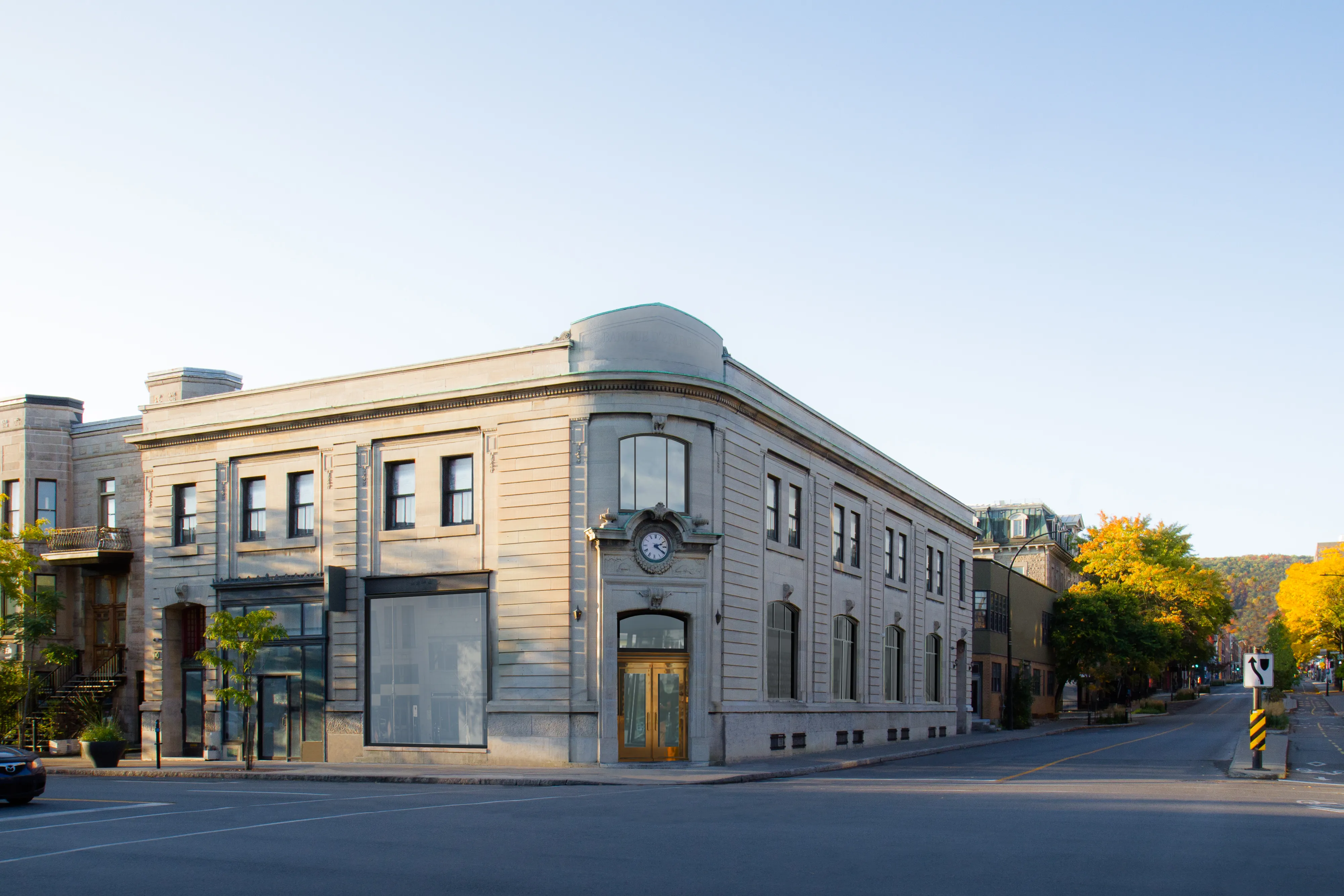 4184 Saint Denis