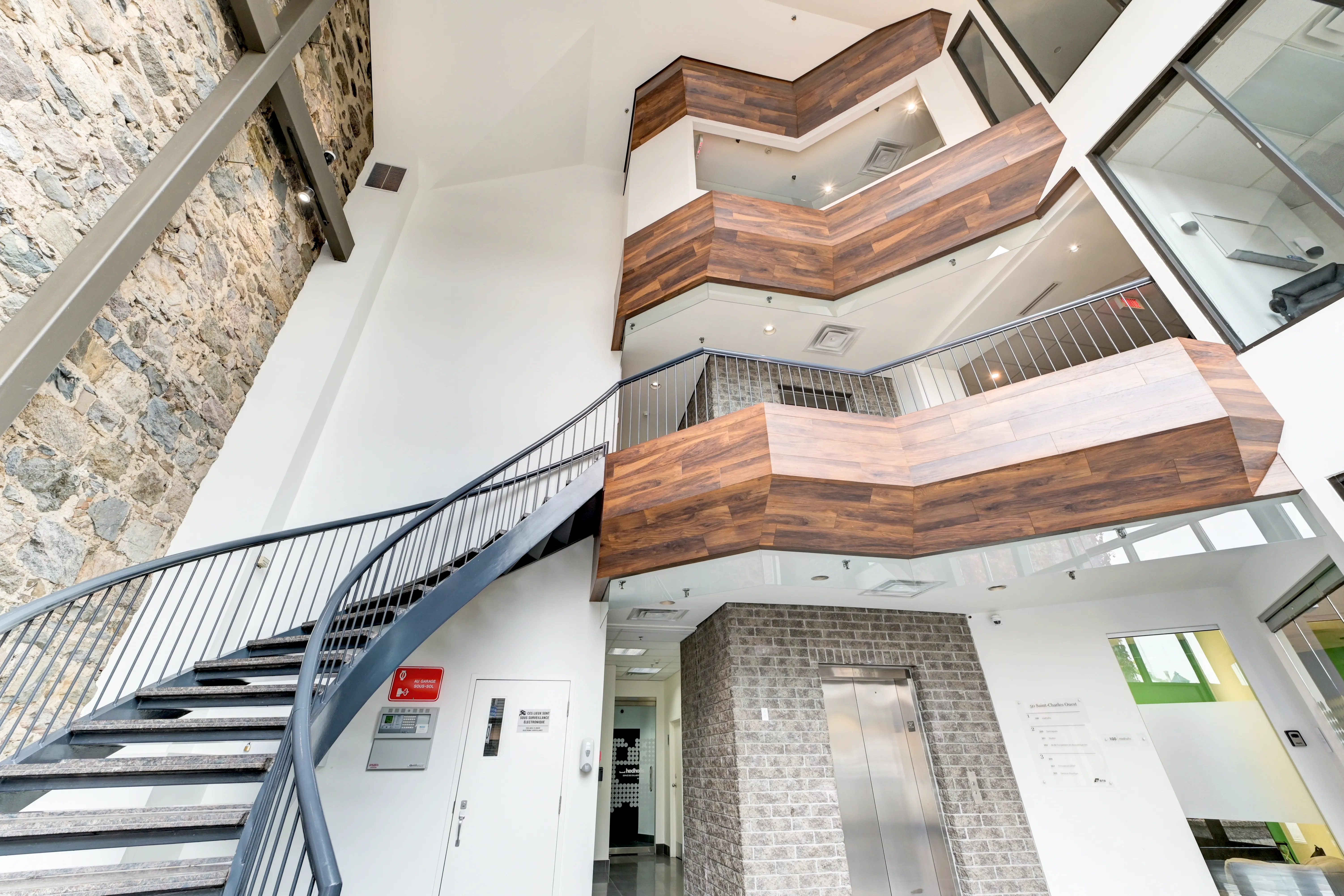 32 & 50 Saint-Charles Ouest, Vieux-Longueuil