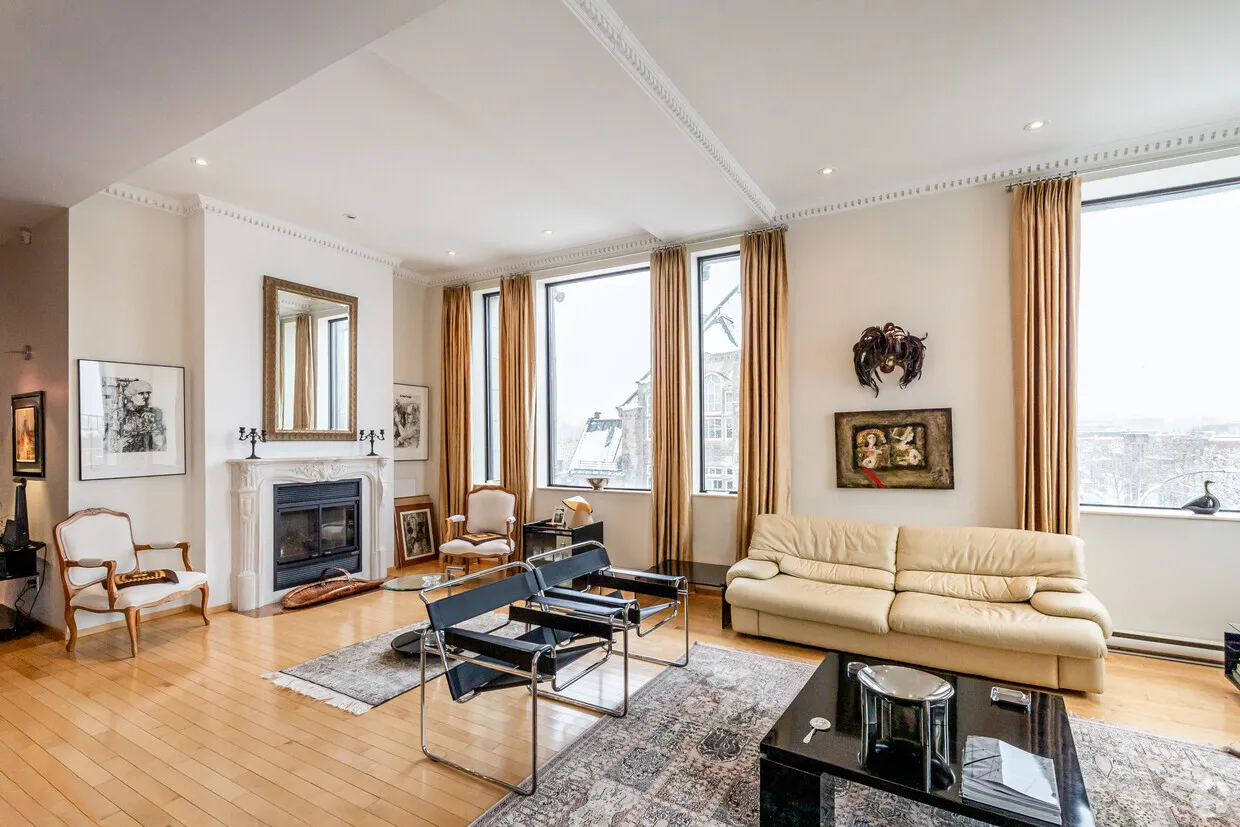 5060 Saint-Laurent, Mile End