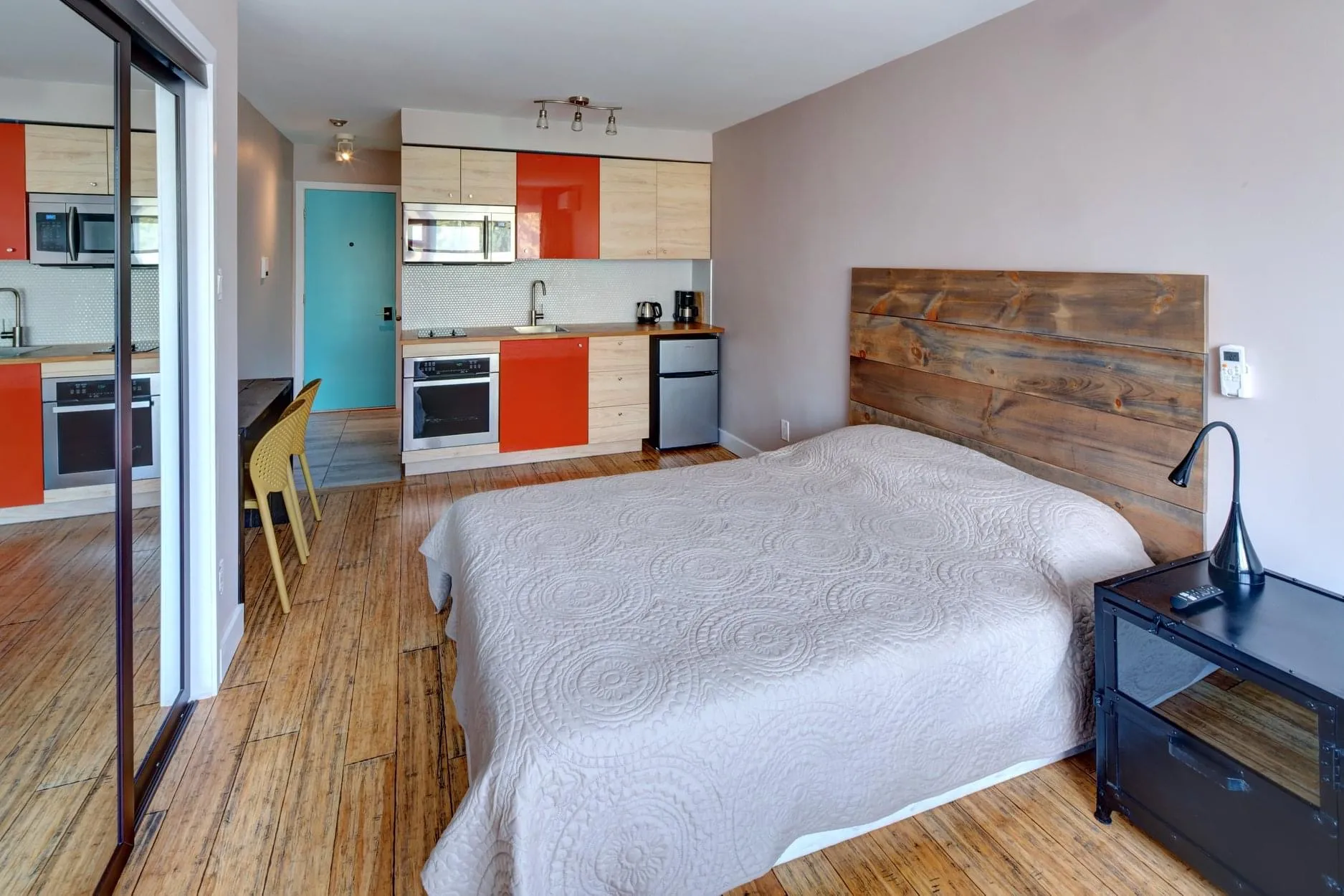 Studio loft interior at Parthenais Lofts, Plateau Mont-Royal